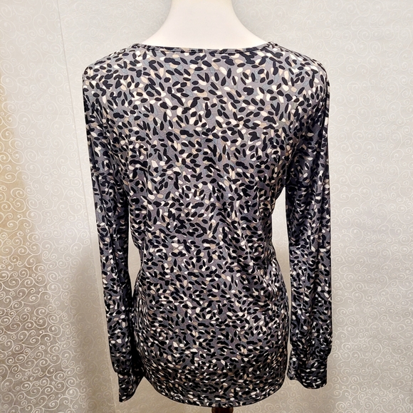 Susan Graver Modern Essentials Liquid Knit Gray Print Tunic - Picture 3 of 5